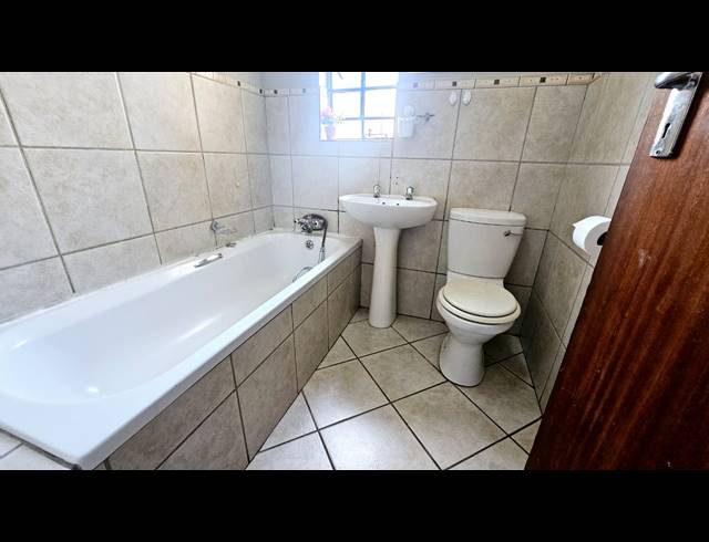 3 BEDROOM SECTIONAL TITLE FOR SALE IN SAFARI GARDENS